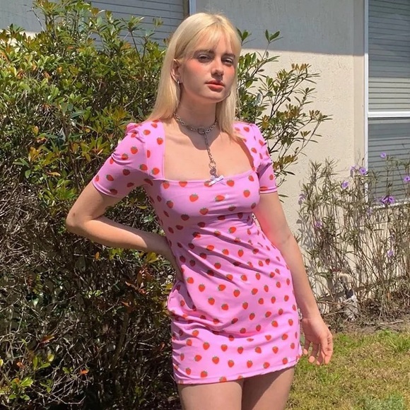 Short Sleeve Square Collar Strawberry Print Dress - Picture 4 of 9